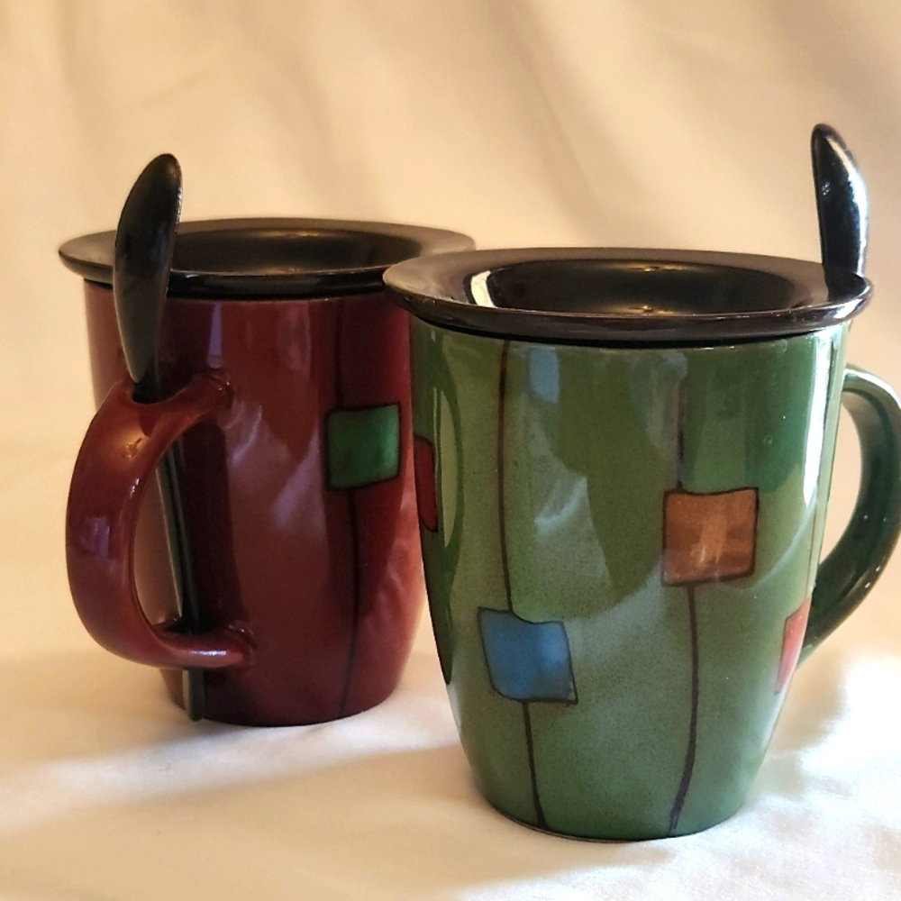 Elegant Ceramic Mug Set with Spoons and Saucers by Buren Ceramics Red and Green